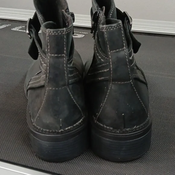 Clarks Collection Maye Strap Ankle Boot size 11 black - Picture 4 of 6